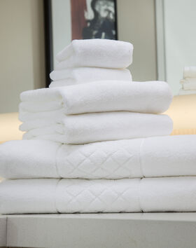 Bath Towel Set thumbnail number 1
